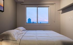 Apartamento moderno, com home office e garagem.